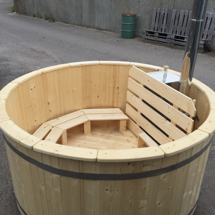 Finse Houtgestookte hottub met interne kachel